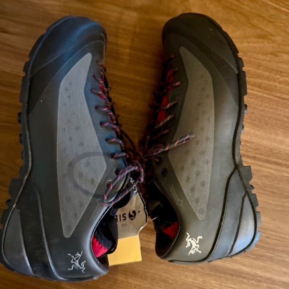 NWT Women’s Arc'teryx Acrux FL GTX approach shoe. - Picture 3 of 7